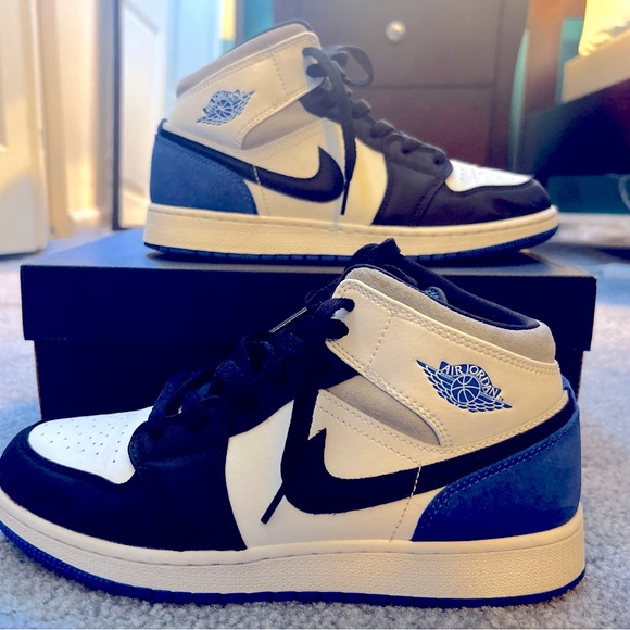 jordan 1 mid se white black royal release date